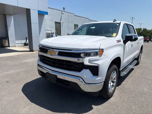 Used 2025 Chevrolet Silverado 1500 LT w/ Z71 Off-Road Package AWD/4WD image 4