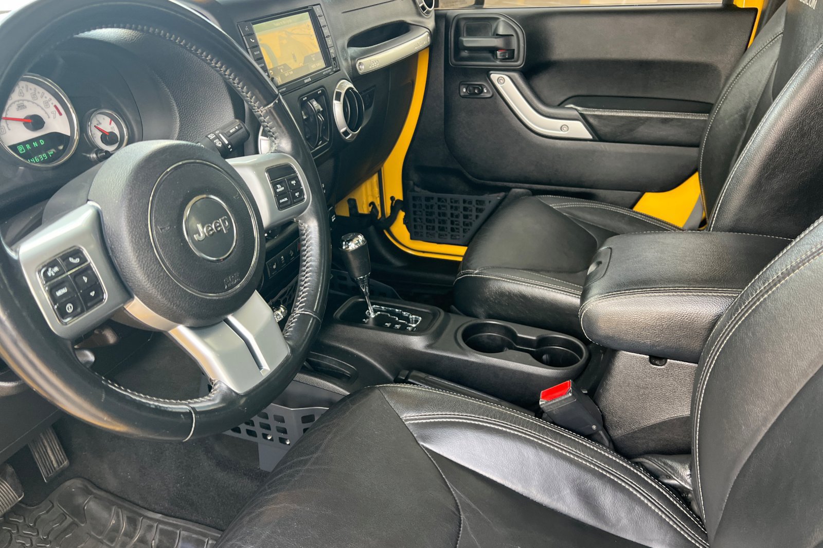 Used 2015 Jeep Wrangler Unlimited Rubicon AWD/4WD image 7