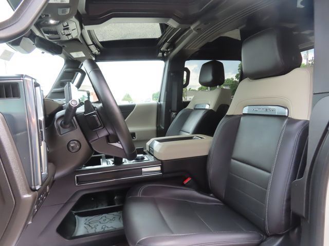 New 2026 GMC Hummer EV 4x4 Crew Cab w/ LPO, Sport Package image 21