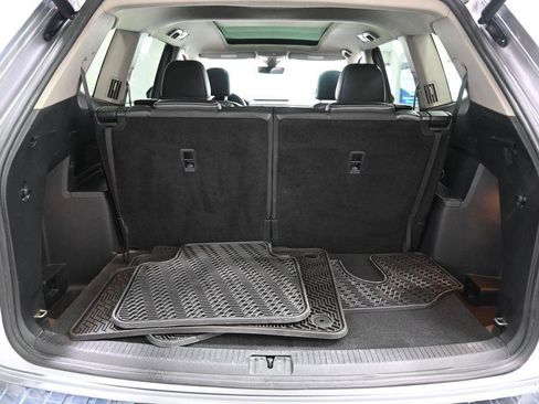 Used 2022 Volkswagen Atlas SEL R-Line AWD/4WD image 17