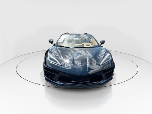 Used 2023 Chevrolet Corvette Stingray Premium Conv w/ Z51 Performance Package RWD image 3