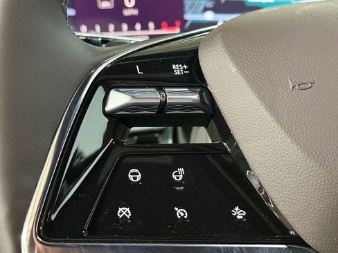 Certified 2026 Cadillac Escalade Luxury image 13