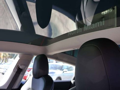 Used 2021 Tesla Model 3 Long Range image 22