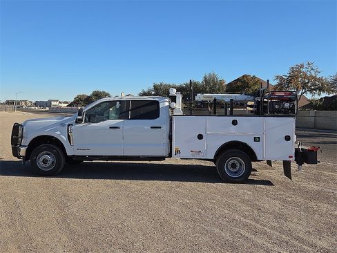 New 2025 Ford F350 XL w/ XL Chrome Package image 2