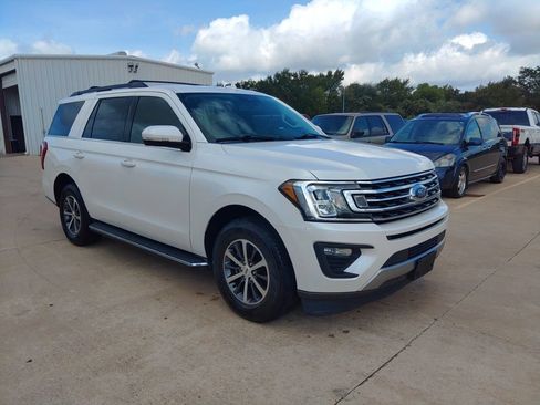 Used 2018 Ford Expedition XLT w/ Equipment Group 202A RWD image 1