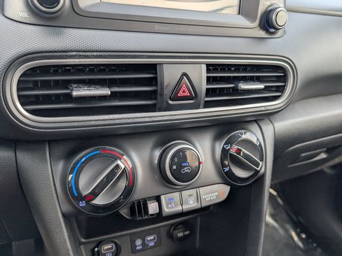 Used 2021 Hyundai Kona SEL FWD image 16