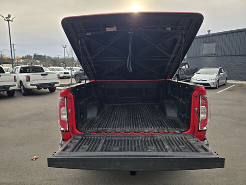 Used 2016 GMC Canyon SLE w/ SLE Convenience Package image 7