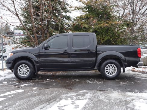 Used 2017 Nissan Frontier SV w/ Moonroof Package image 14