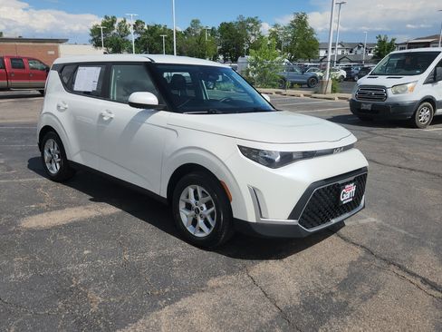 Used 2023 Kia Soul S FWD image 16