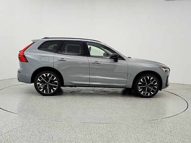 New 2026 Volvo XC60 T8 Ultra w/ Protection Package Premier AWD/4WD image 4