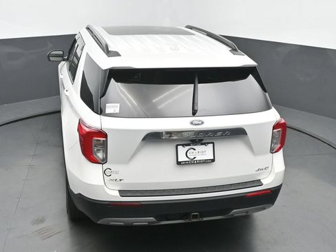 Used 2022 Ford Explorer XLT w/ Equipment Group 202A AWD/4WD image 42