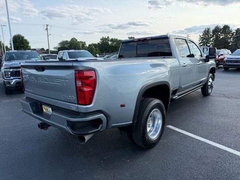 Used 2025 Chevrolet Silverado 3500 High Country w/ High Country Premium Package AWD/4WD image 5