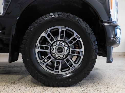 Used 2023 Ford F250 Limited w/ FX4 Off-Road Package image 99