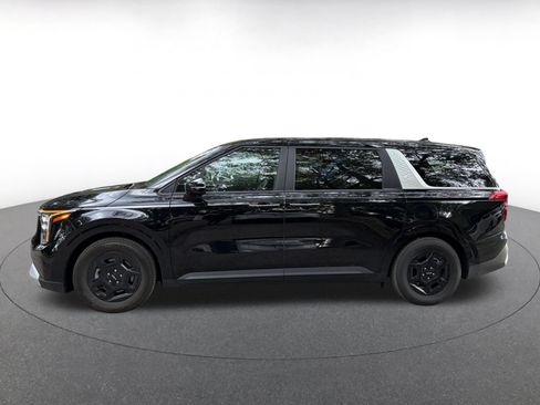 Used 2026 Kia Carnival FWD image 4