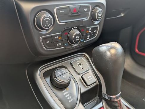 Used 2020 Jeep Compass Trailhawk w/ Leather Interior Group AWD/4WD image 48