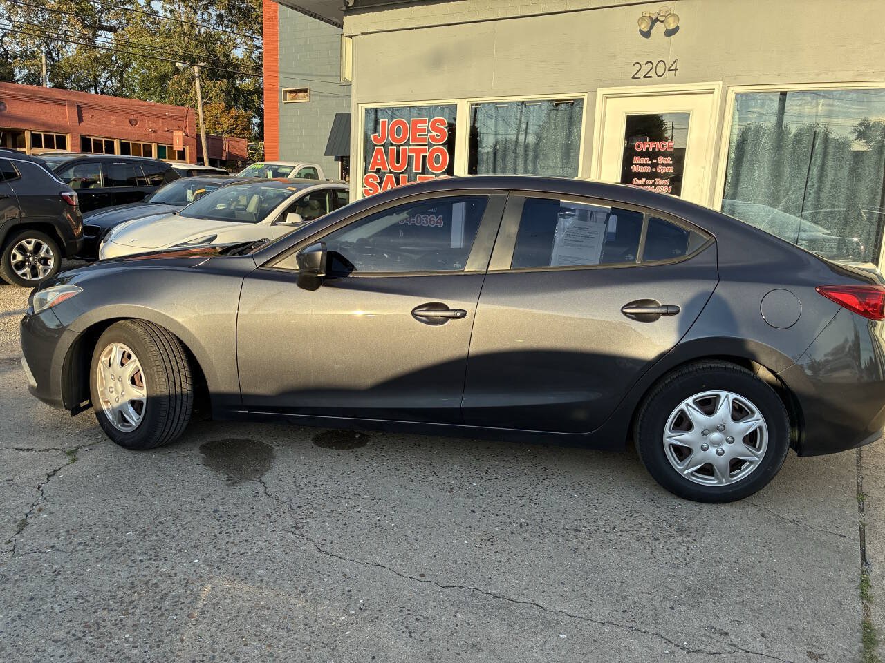 Used 2015 MAZDA MAZDA3 i Sport FWD image 3