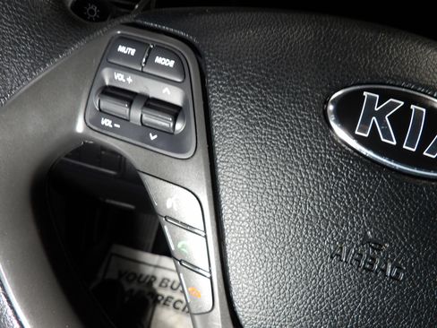 Used 2018 Kia Forte LX w/ LX Rear Camera Package FWD image 17