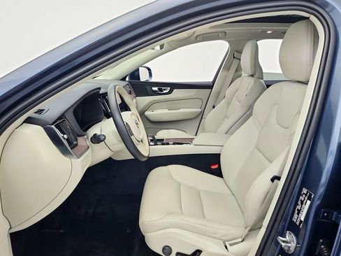 Certified 2022 Volvo XC60 T8 Inscription Expression w/ Climate Package image 22