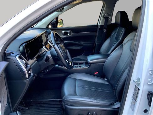 Used 2023 Kia Sorento EX FWD image 8