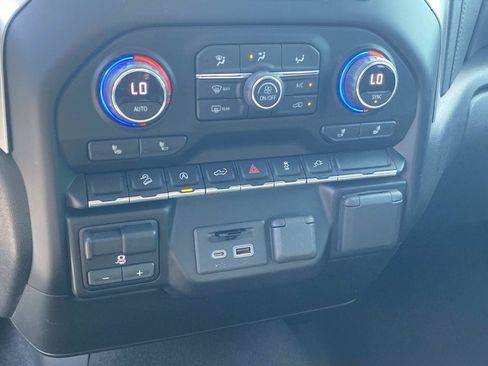 Used 2021 Chevrolet Silverado 1500 LT AWD/4WD image 29