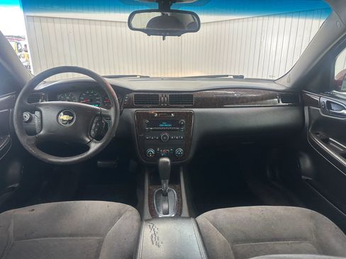 Used 2015 Chevrolet Impala LT w/ LT Sunroof Package image 17