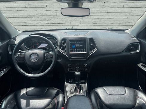 Used 2019 Jeep Cherokee Trailhawk w/ Cold Weather Group image 29