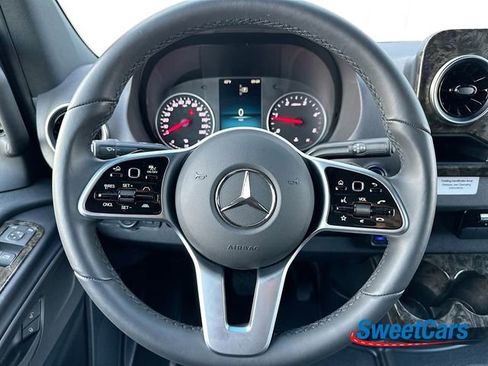 Used 2023 Mercedes-Benz Sprinter 3500 image 17
