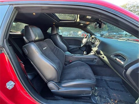 Used 2016 Dodge Challenger SRT Hellcat image 41