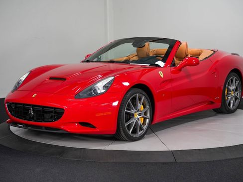 Used 2012 Ferrari California image 5
