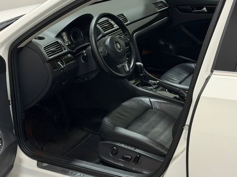 Used 2015 Volkswagen Passat 1.8T SEL Premium image 8