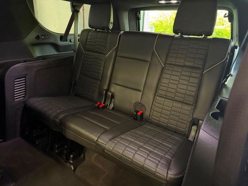 Used 2023 Cadillac Escalade ESV Sport Platinum RWD image 21