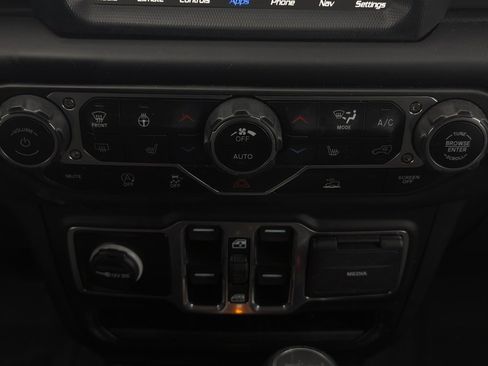 Used 2023 Jeep Wrangler Sahara w/ Cold Weather Group image 33