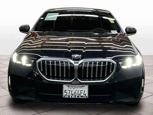Used 2025 BMW 530i w/ Premium Package RWD image 3