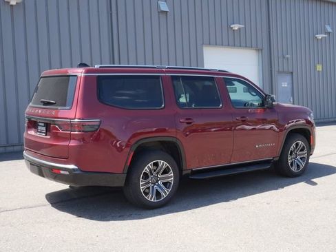 Used 2025 Jeep Wagoneer 4WD w/ Convenience Group I image 15