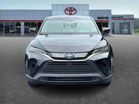 Certified 2022 Toyota Venza LE image 2