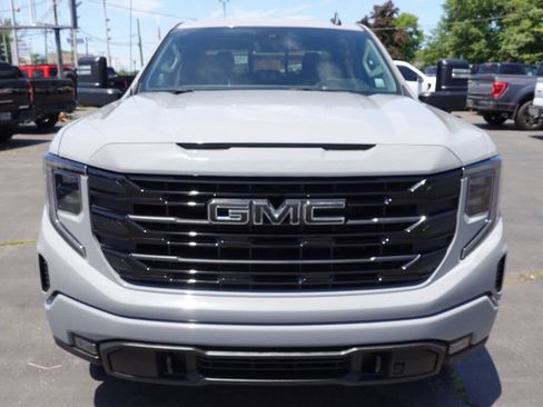 Used 2024 GMC Sierra 1500 Elevation w/ Preferred Package AWD/4WD image 6