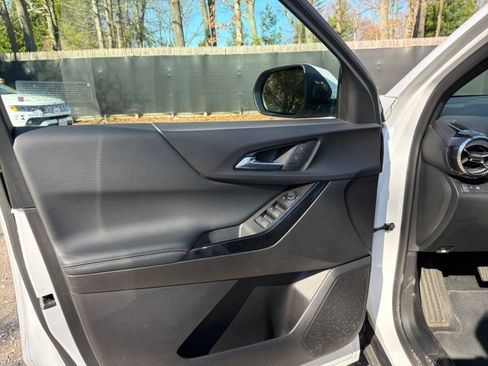 Used 2025 Chevrolet Equinox LT FWD image 18