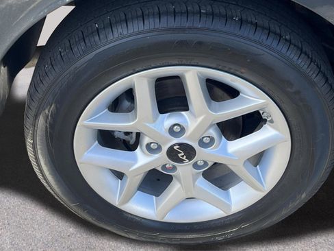 Used 2025 Kia Soul LX w/ LX Technology Package image 10