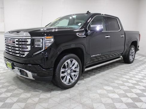 Used 2025 GMC Sierra 1500 Denali w/ Denali Reserve Package AWD/4WD image 8