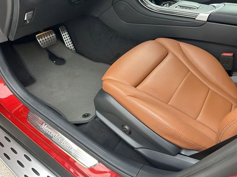 Used 2022 Mercedes-Benz GLC 300 image 29