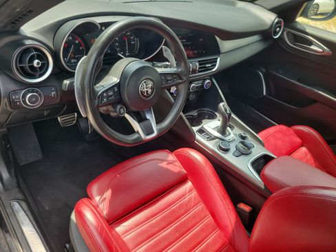 Used 2023 Alfa Romeo Giulia Veloce RWD image 16