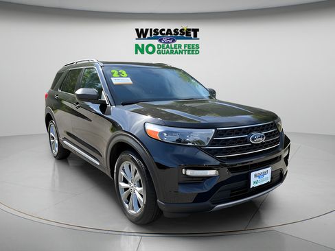 Used 2023 Ford Explorer XLT w/ Equipment Group 202A AWD/4WD image 1