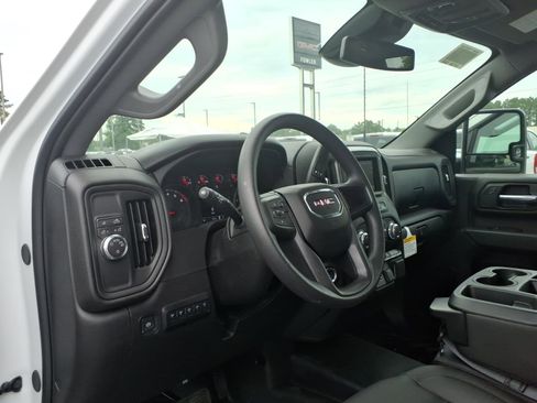New 2026 GMC Sierra 2500 Pro w/ Convenience Package RWD image 6