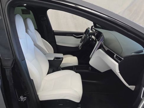 Used 2017 Tesla Model X 75D image 5