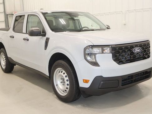 New 2025 Ford Maverick XL image 2