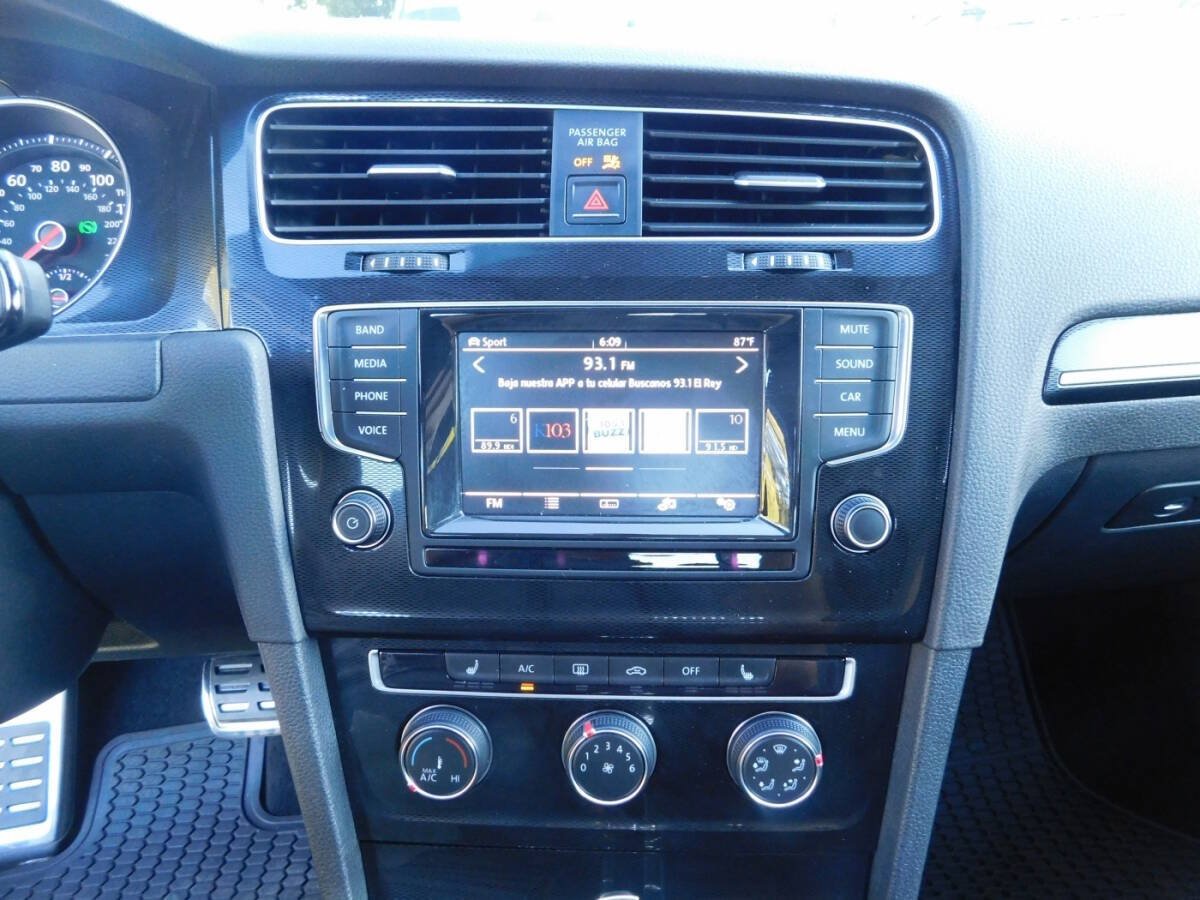 Used 2015 Volkswagen GTI SE FWD image 11