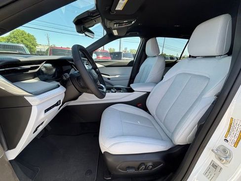 New 2026 Jeep Cherokee Laredo AWD/4WD image 11