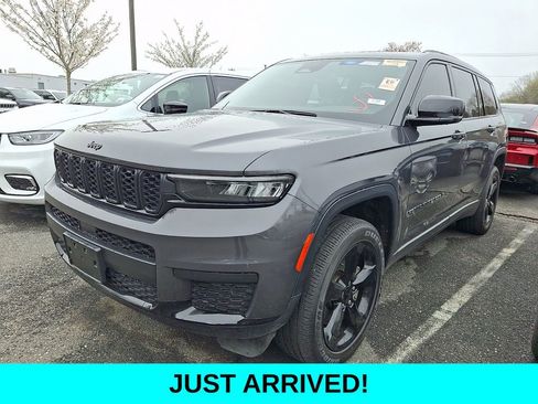 Used 2023 Jeep Grand Cherokee L Laredo image 2