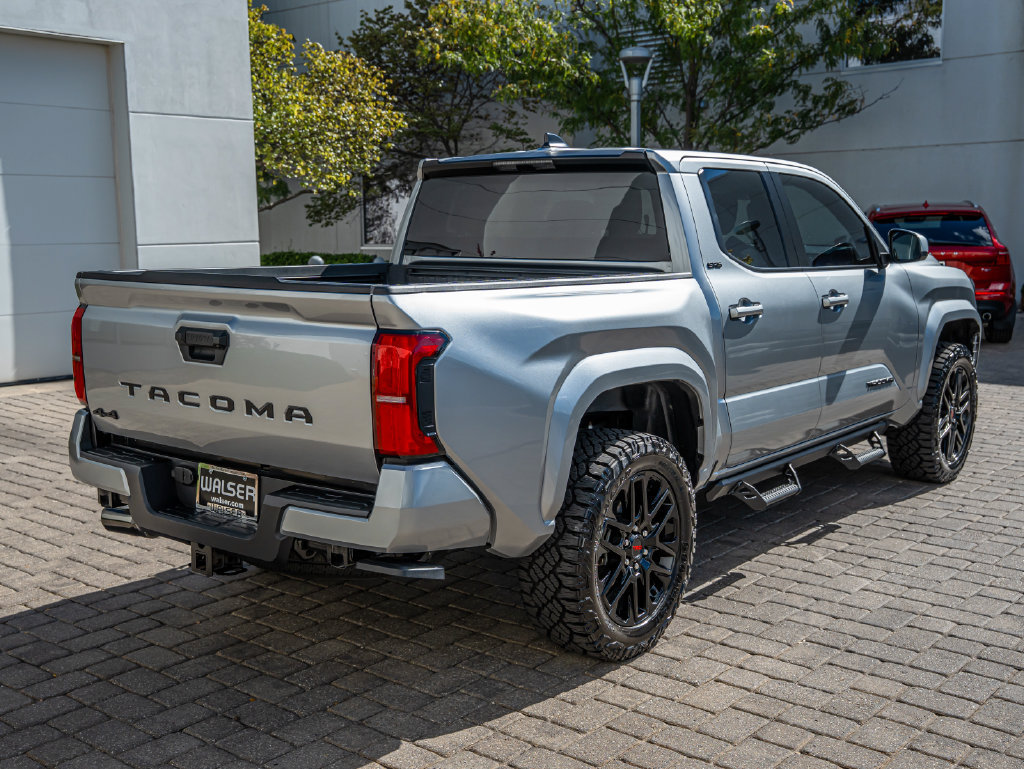 Used 2026 Toyota Tacoma SR5 AWD/4WD image 10