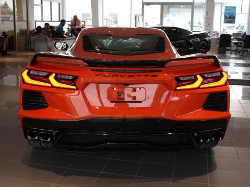 Used 2021 Chevrolet Corvette Stingray Coupe w/ Z51 Performance Package RWD image 5